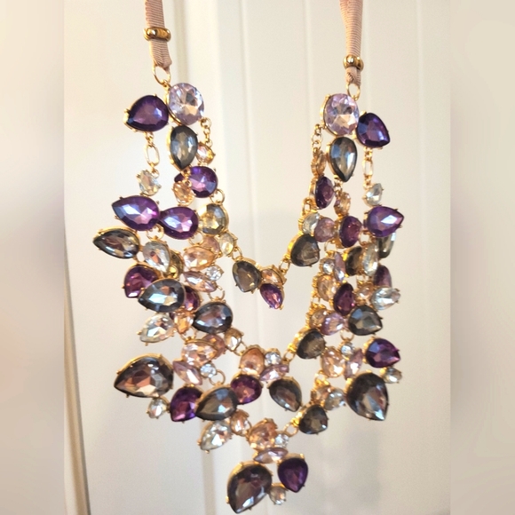 Beautiful gray and purple necklace - Picture 3 of 3